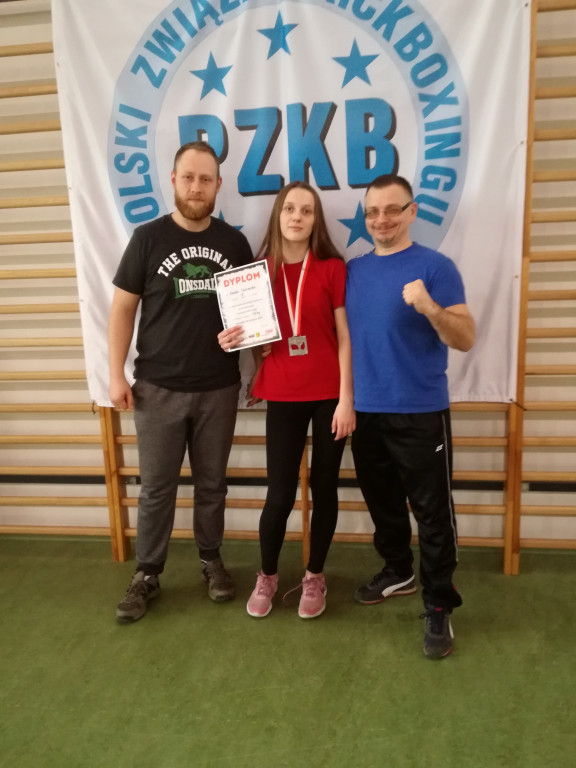 Kickbokserzy po medale