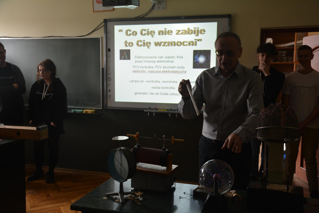 Konkurs przyrodniczy i konkurs matematyczny w Kasprowiczu