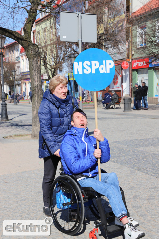 Marsz na niebiesko
