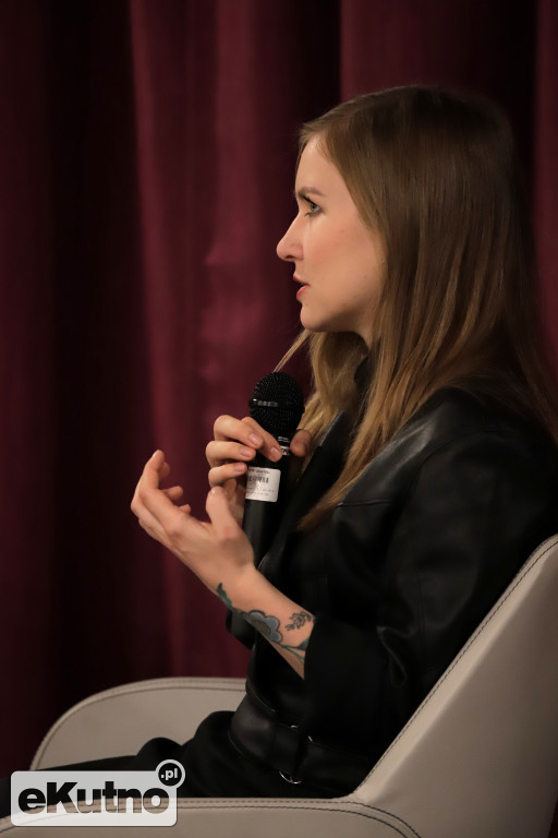 Dorota Masłowska w bibliotece