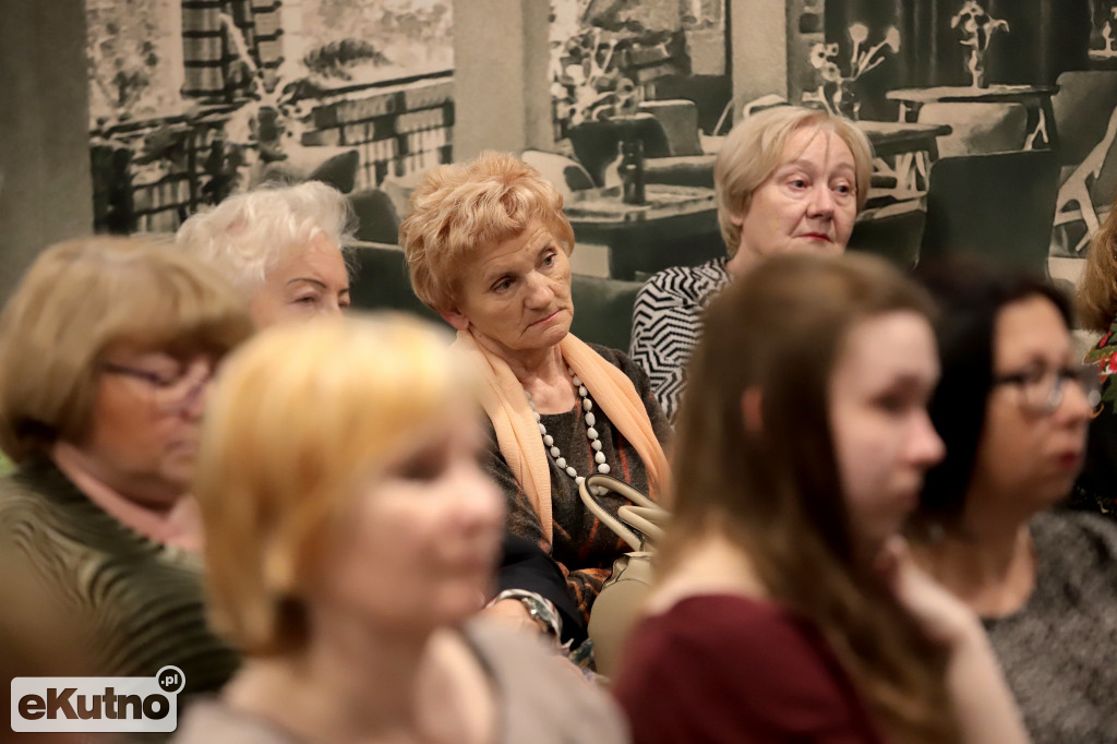 Dorota Masłowska w bibliotece
