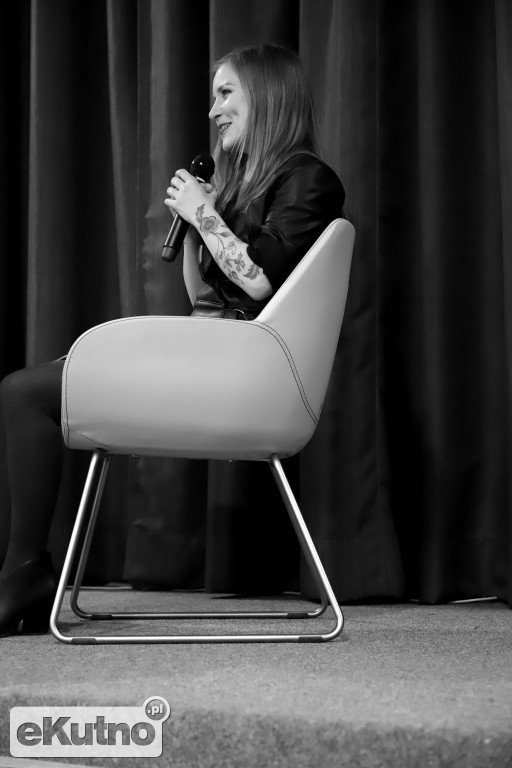 Dorota Masłowska w bibliotece