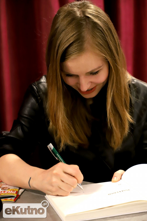 Dorota Masłowska w bibliotece