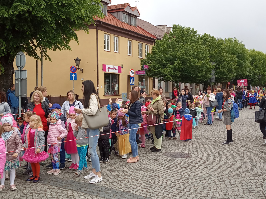 Kolorowa fantastyczna parada