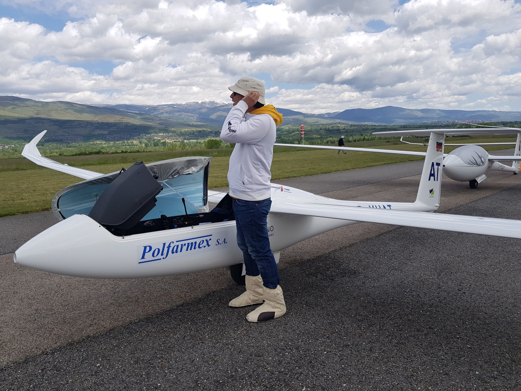 Łukasz Wójcik wśród najlepszych pilotów świata