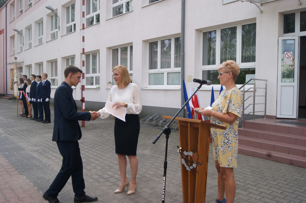 Uczniowie pożegnali Staszica