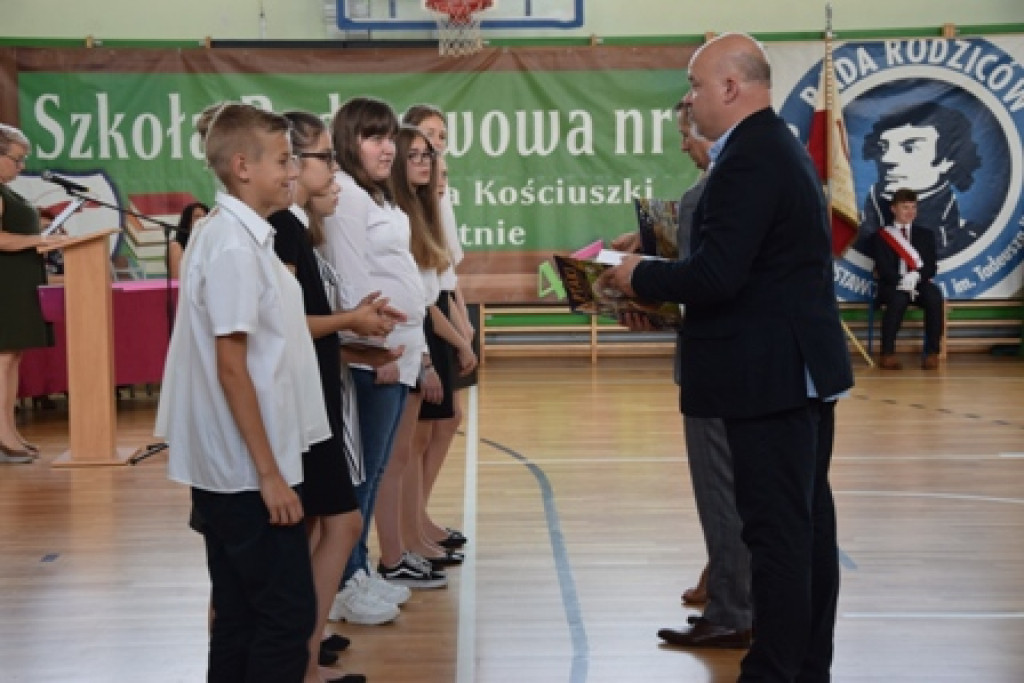 Ostatni dzwonek w Jedynce