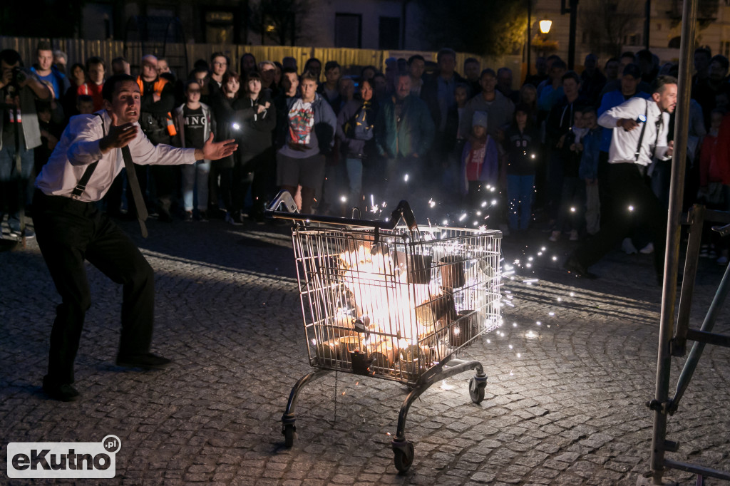 X Fireproof rozpoczęty