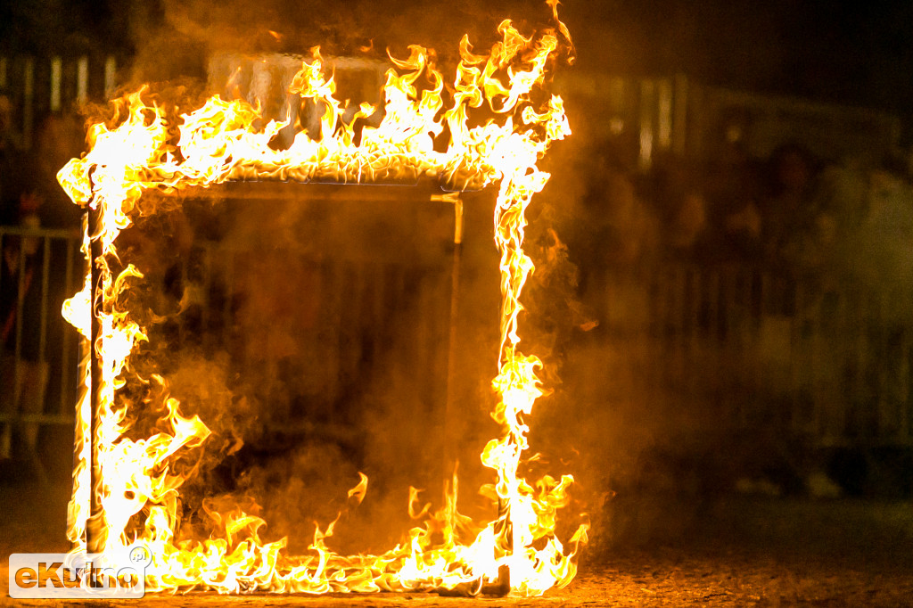 X Fireproof rozpoczęty