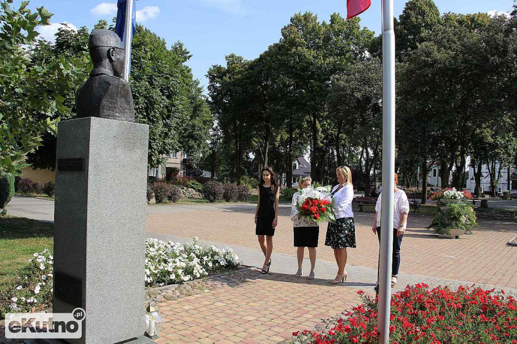 Pamiętają o gen. W. Andersie