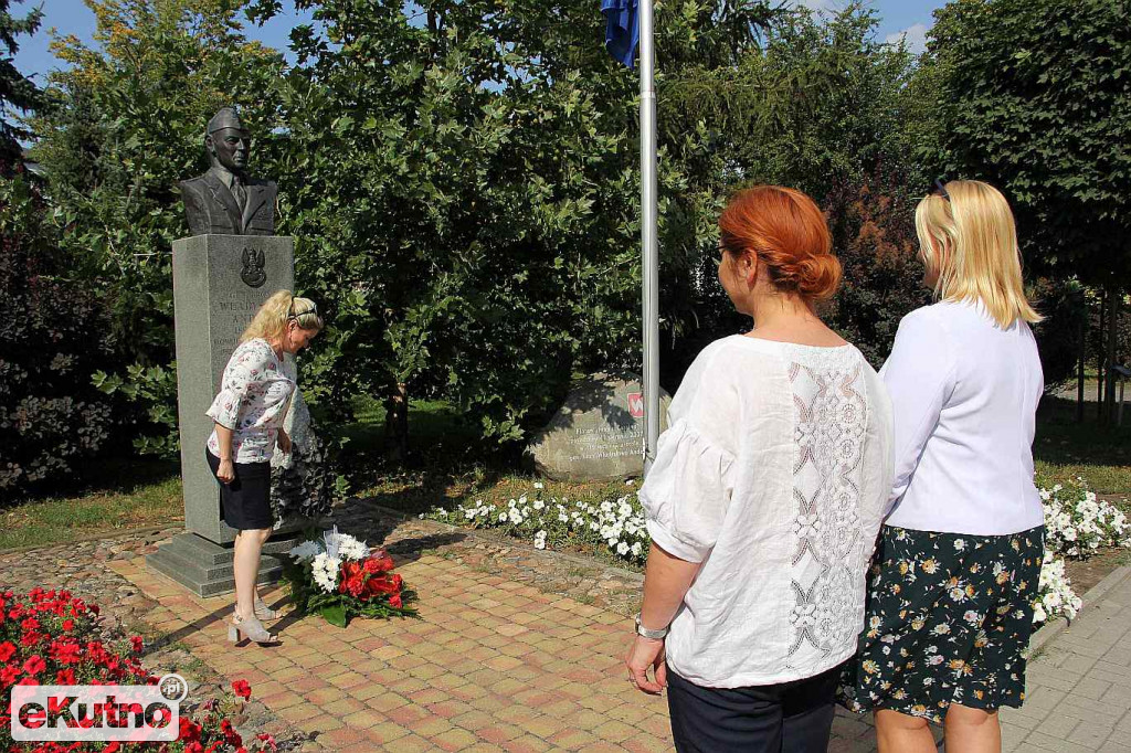 Pamiętają o gen. W. Andersie