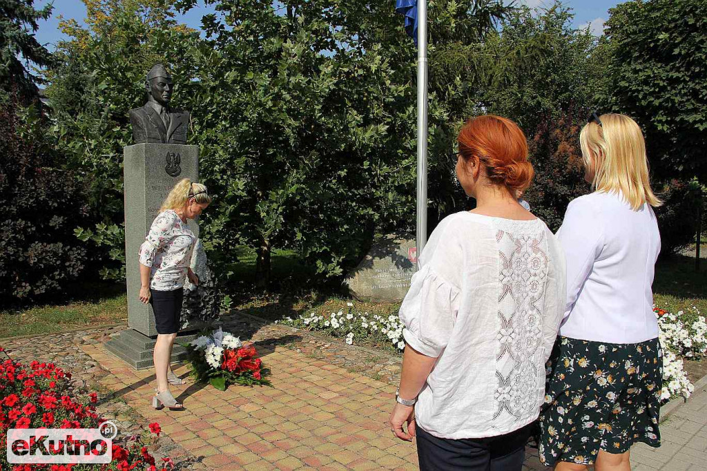Pamiętają o gen. W. Andersie