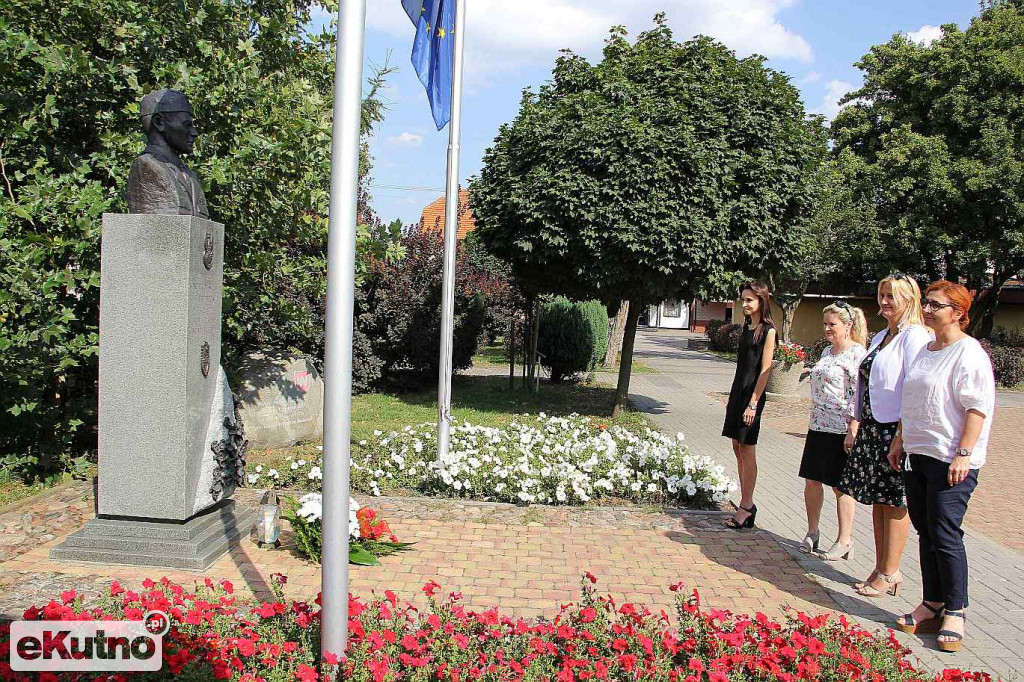 Pamiętają o gen. W. Andersie