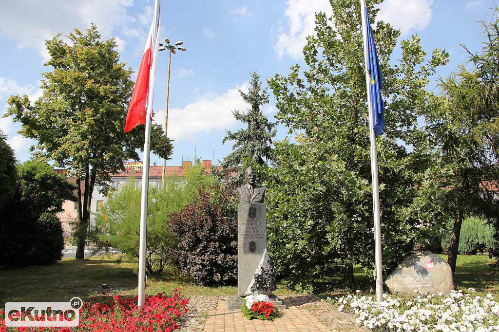 Pamiętają o gen. W. Andersie