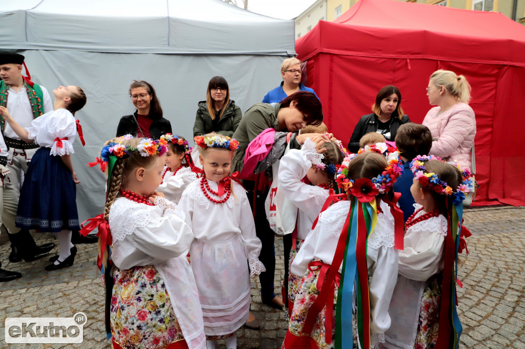 Taniec ludowy podczas ŚR 2019