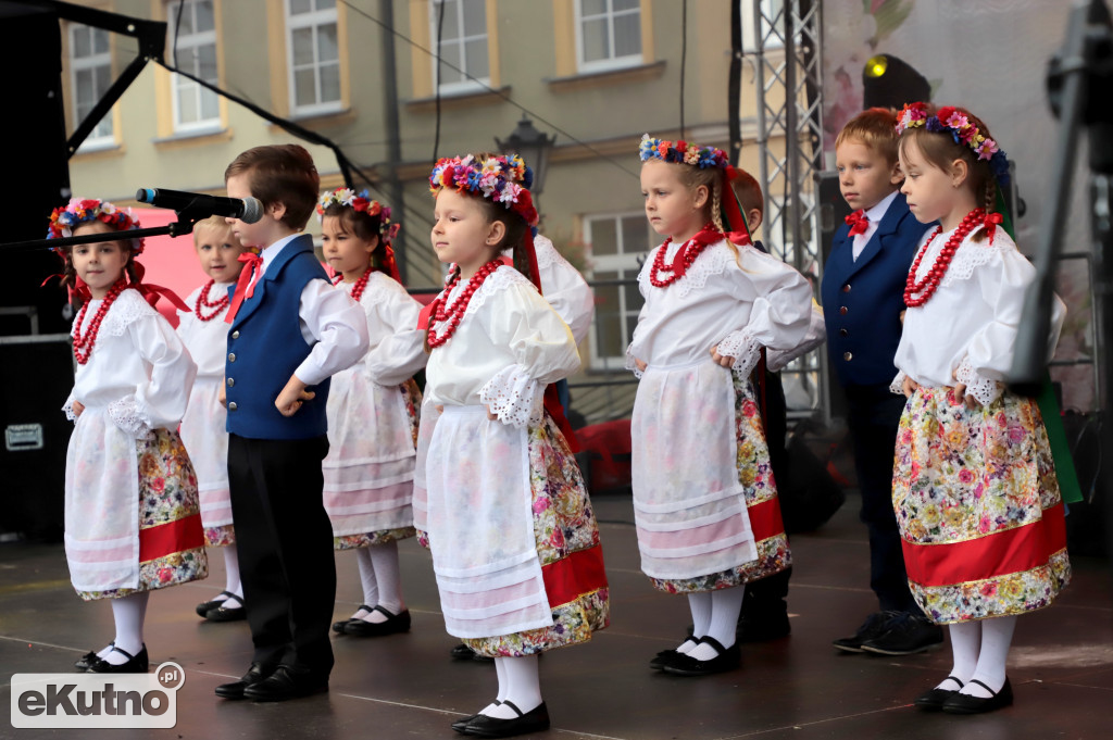 Taniec ludowy podczas ŚR 2019