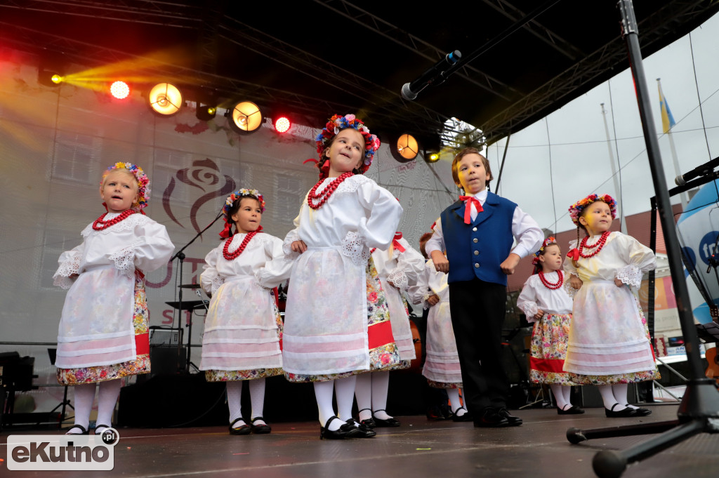 Taniec ludowy podczas ŚR 2019