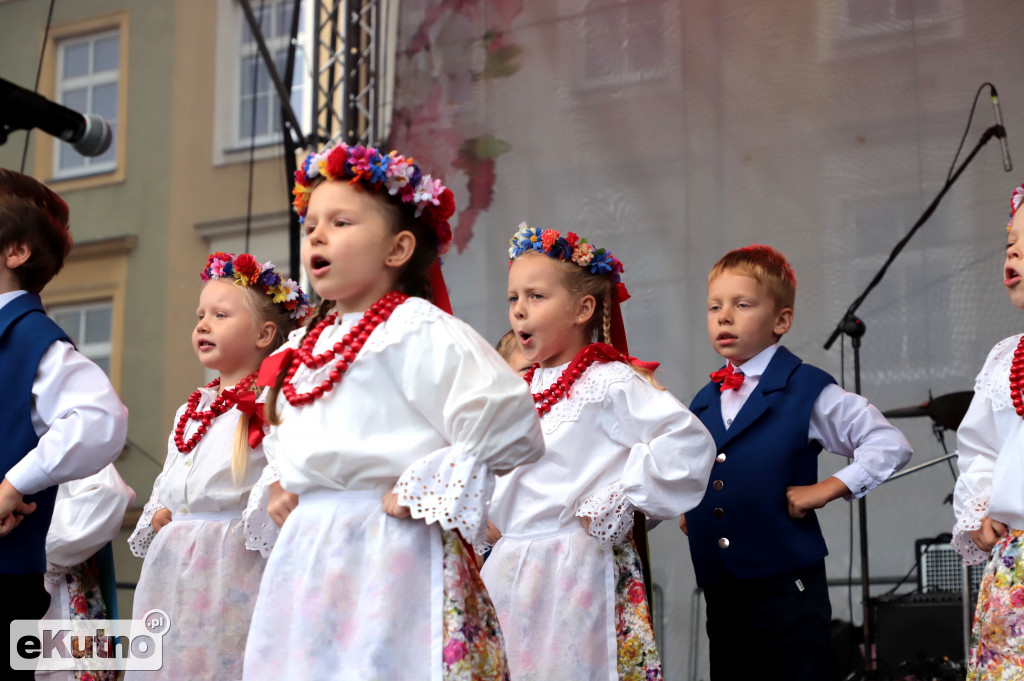 Taniec ludowy podczas ŚR 2019