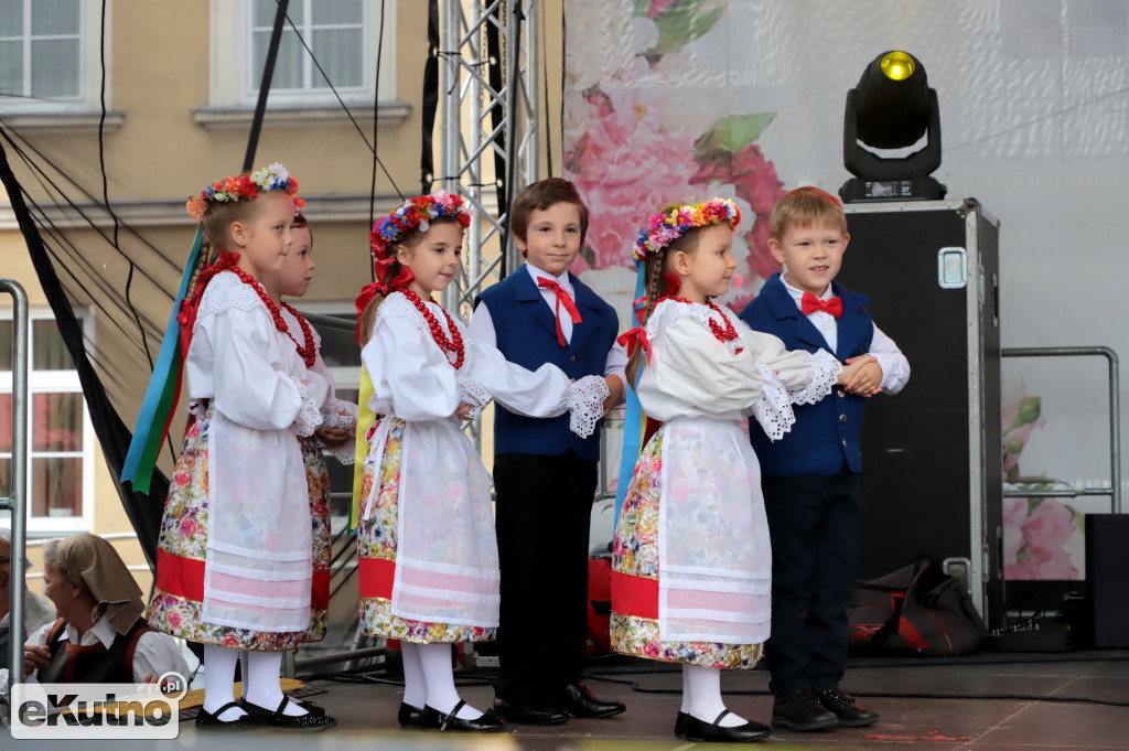 Taniec ludowy podczas ŚR 2019