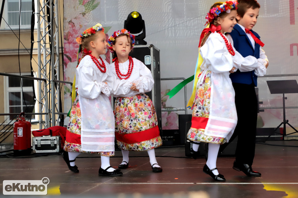 Taniec ludowy podczas ŚR 2019