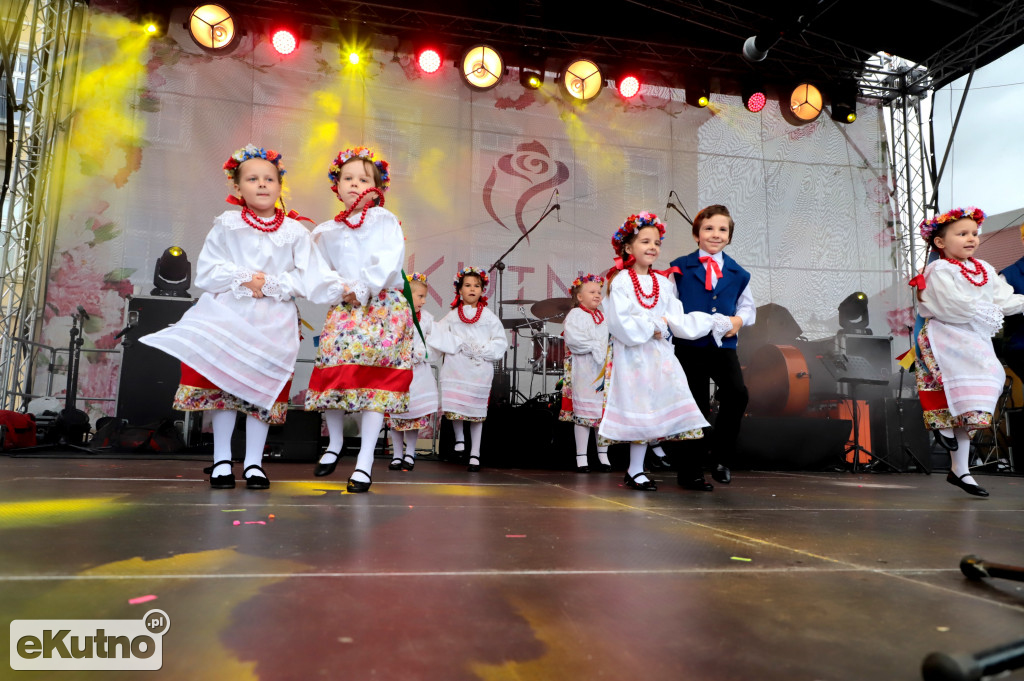 Taniec ludowy podczas ŚR 2019