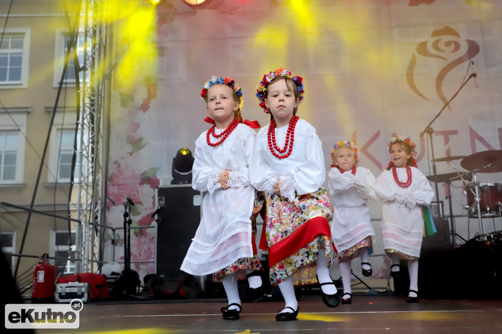 Taniec ludowy podczas ŚR 2019