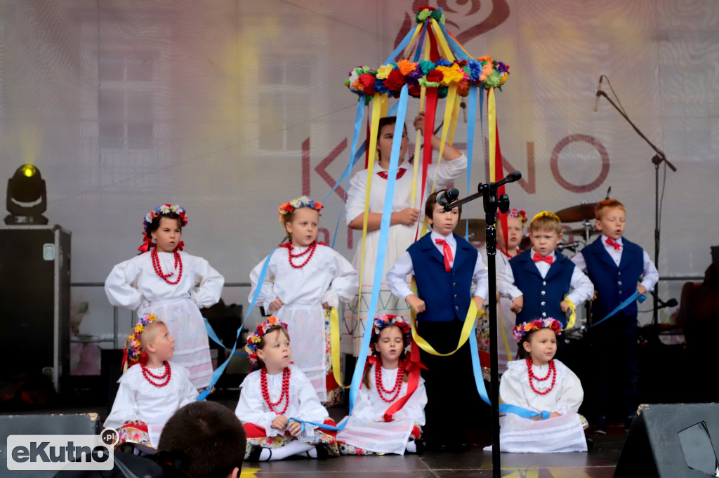 Taniec ludowy podczas ŚR 2019