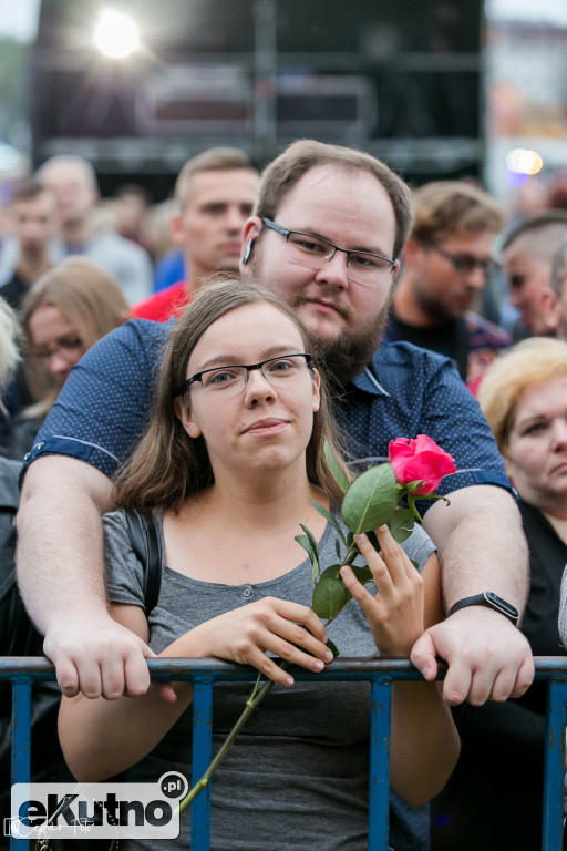 Poparzeni Kawą Trzy porwali publiczność