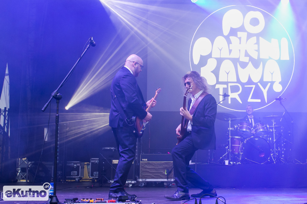 Poparzeni Kawą Trzy porwali publiczność