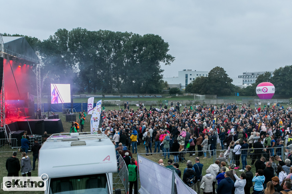 Poparzeni Kawą Trzy porwali publiczność