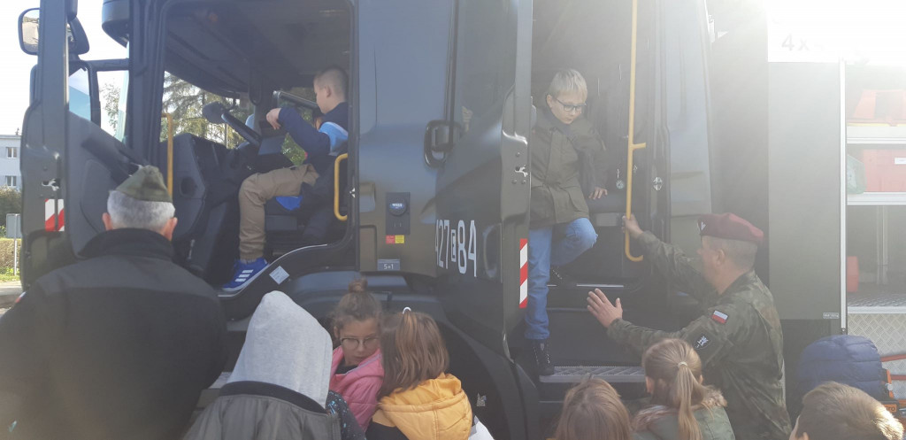 Wycieczka do jednostki wojskowej