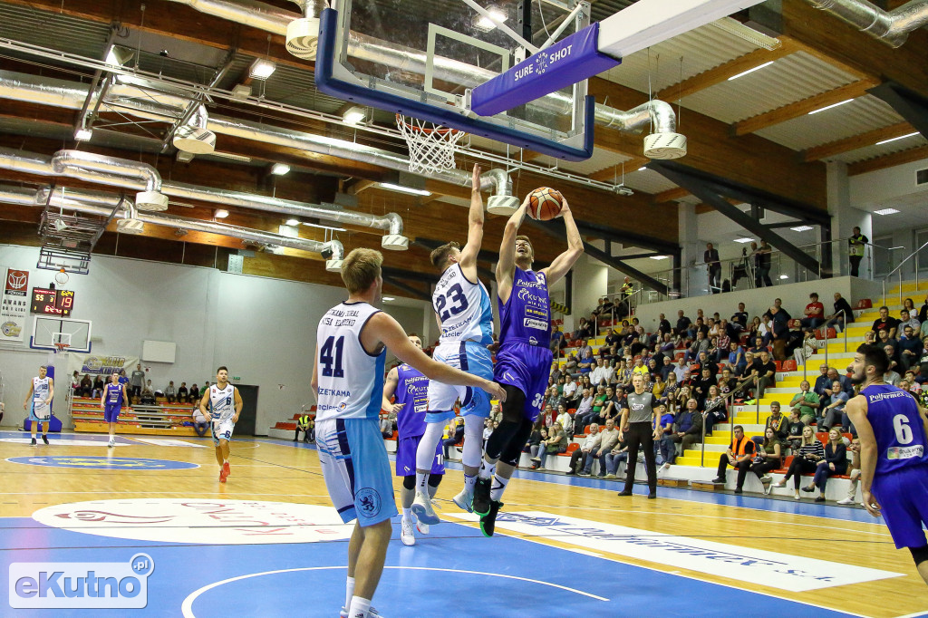 Polfarmex wygrywa 102-67
