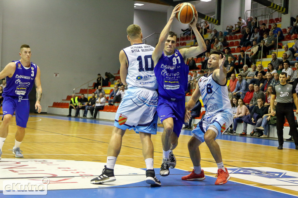 Polfarmex wygrywa 102-67