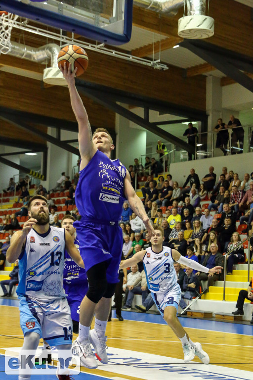 Polfarmex wygrywa 102-67