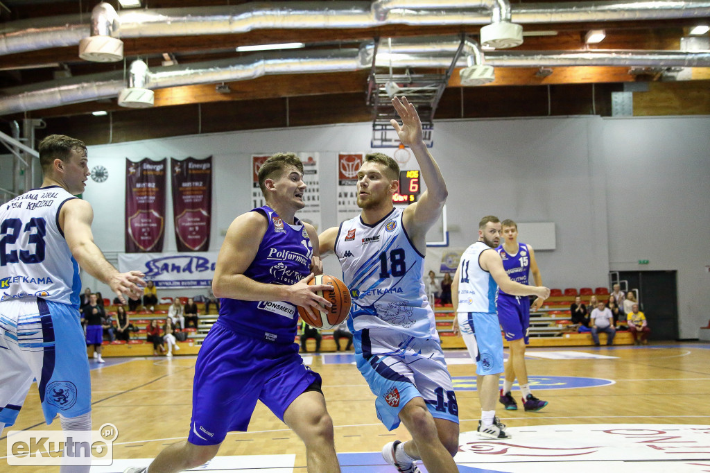 Polfarmex wygrywa 102-67