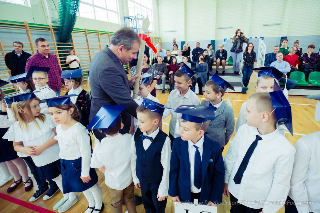 Ślubowanie klas pierwszych w Jedynce