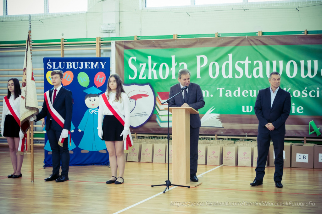 Ślubowanie klas pierwszych w Jedynce