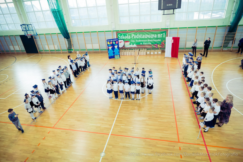 Ślubowanie klas pierwszych w Jedynce