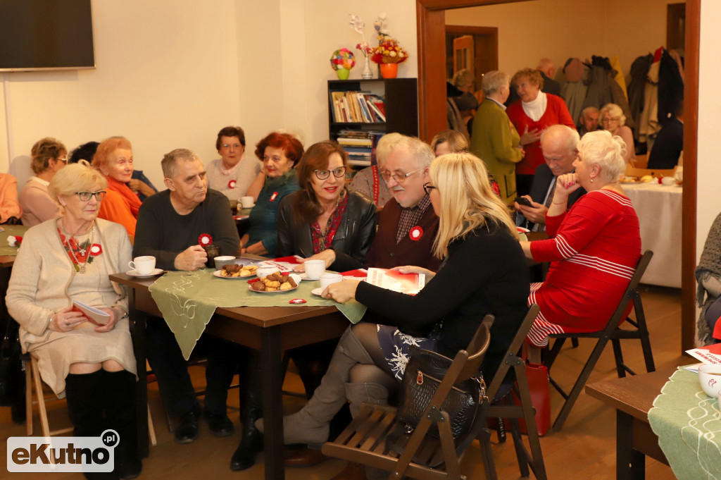 Dla Niepodległej w Dworku Modrzewiowym