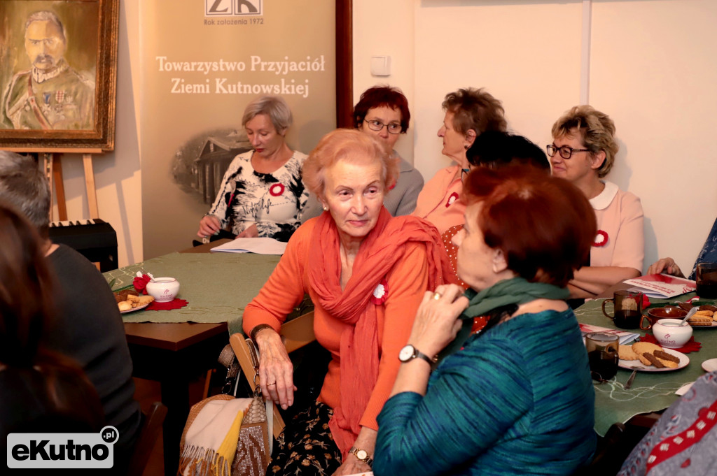 Dla Niepodległej w Dworku Modrzewiowym