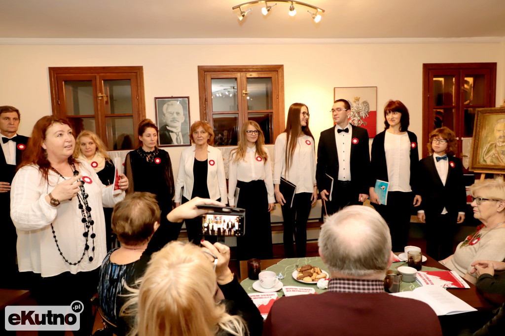 Dla Niepodległej w Dworku Modrzewiowym