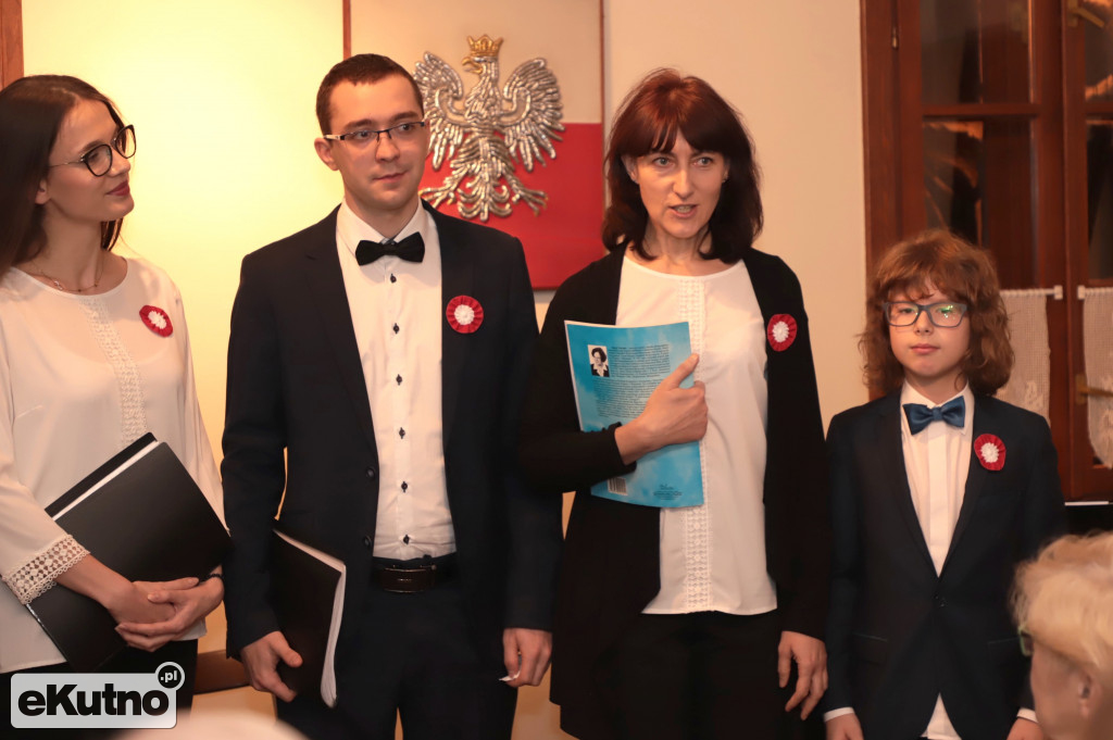 Dla Niepodległej w Dworku Modrzewiowym