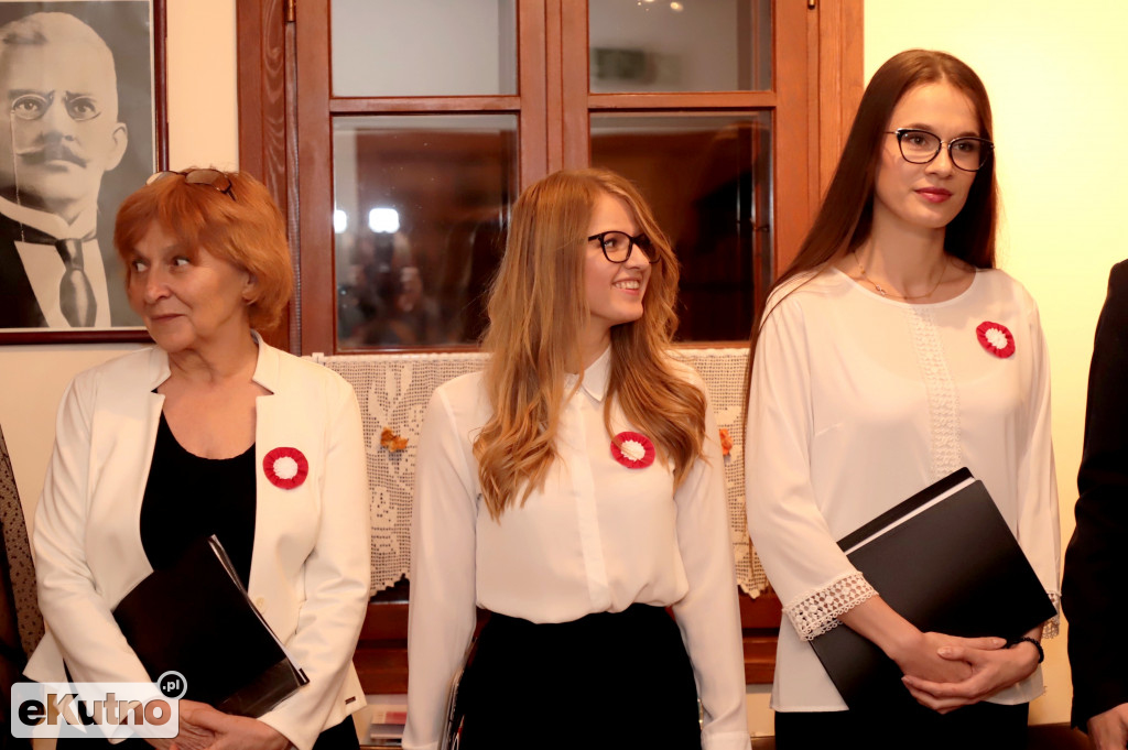 Dla Niepodległej w Dworku Modrzewiowym
