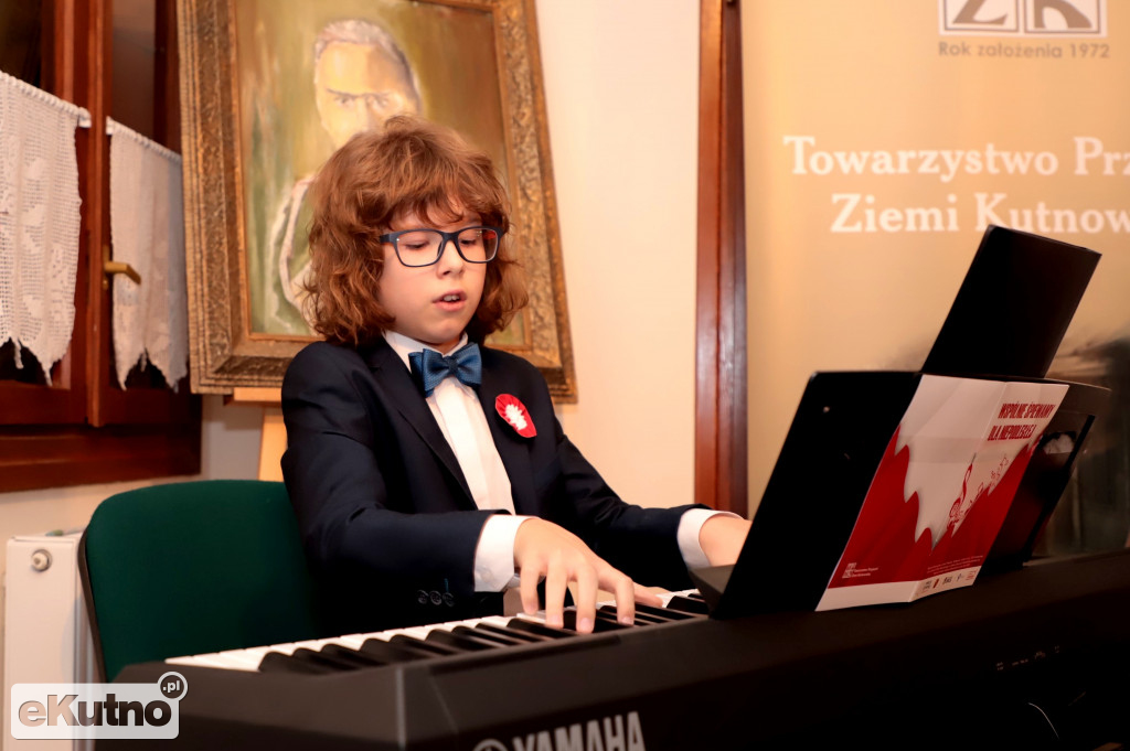 Dla Niepodległej w Dworku Modrzewiowym