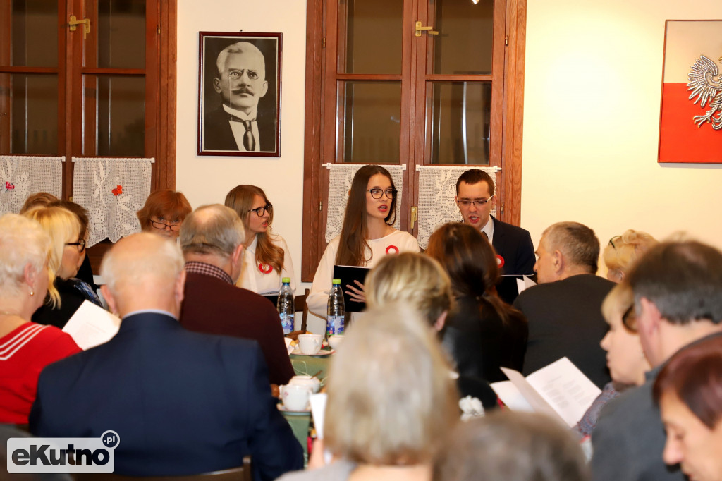 Dla Niepodległej w Dworku Modrzewiowym