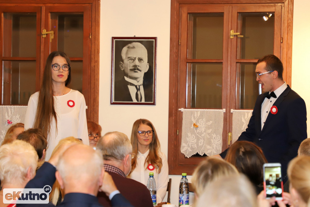 Dla Niepodległej w Dworku Modrzewiowym