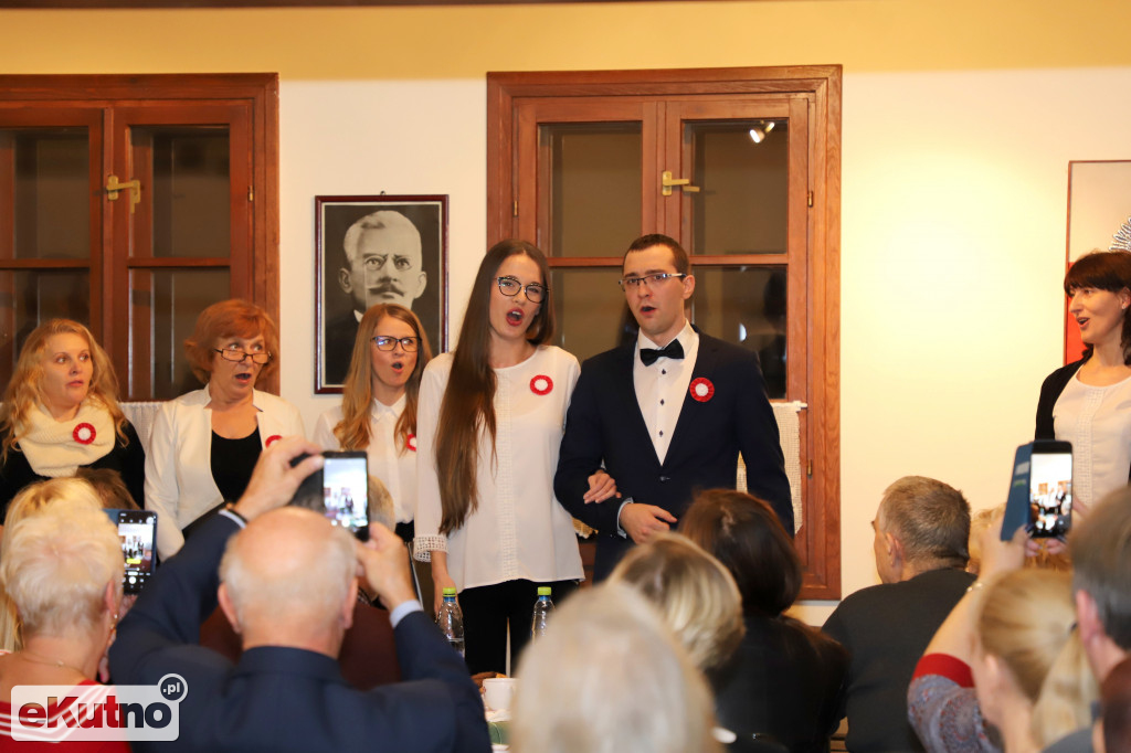 Dla Niepodległej w Dworku Modrzewiowym