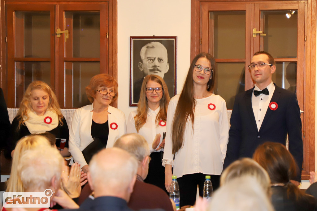 Dla Niepodległej w Dworku Modrzewiowym