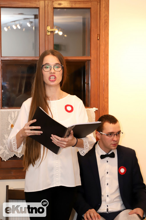 Dla Niepodległej w Dworku Modrzewiowym