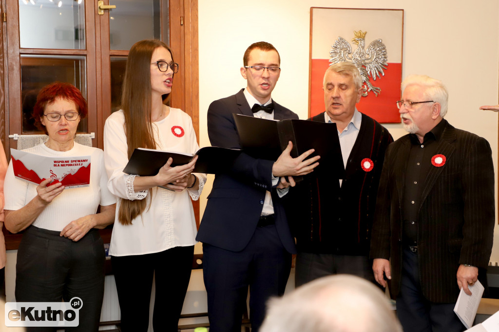 Dla Niepodległej w Dworku Modrzewiowym